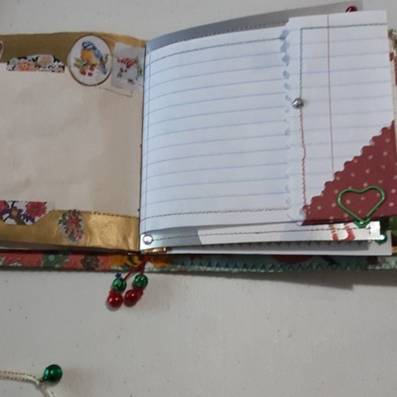🥂 Christmas Journal with Handcrafted Decorations - Merry and Bright 🥰 - Picture 8 of 12